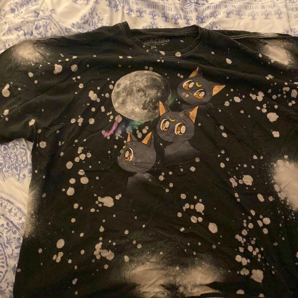Hot Topic Sailor Moon Luna T-Shirt